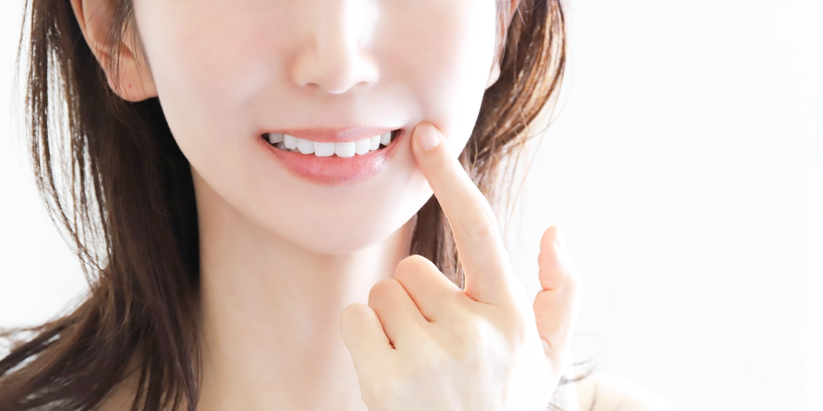 ホワイトニングの種類とは、「自宅」と「歯科医院」で何が違う